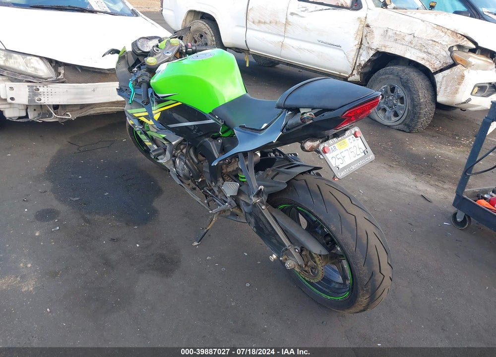 2015 KAWASAKI ZX636 E VIN: JKBZXJE15FA015869