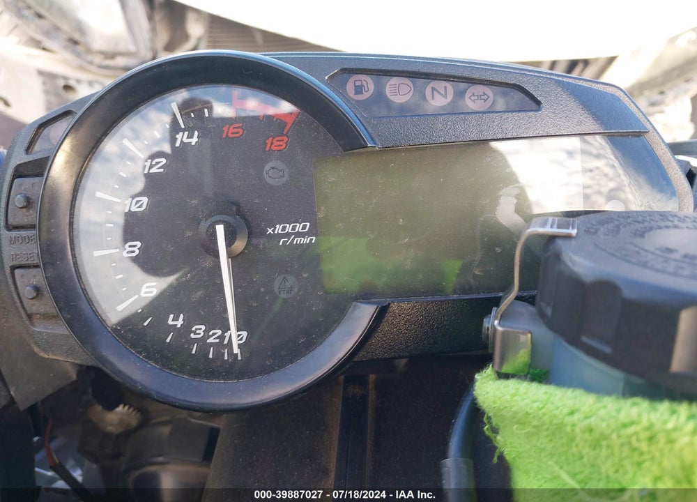 2015 KAWASAKI ZX636 E VIN: JKBZXJE15FA015869