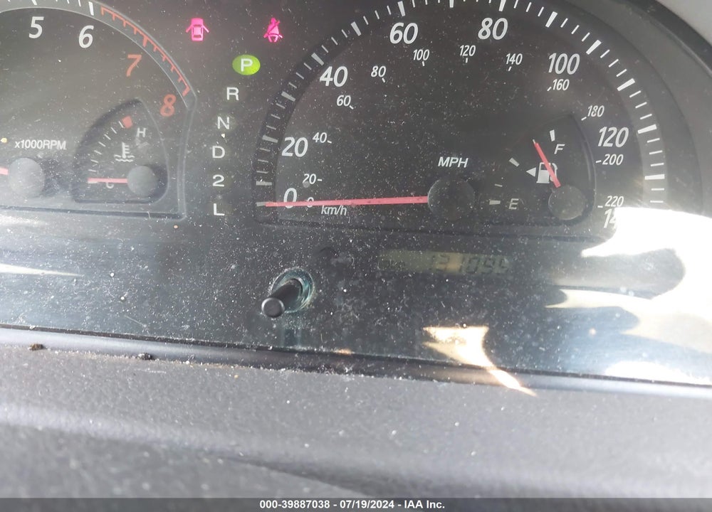 2002 TOYOTA CAMRY LE VIN: 4T1BE30K12U555639