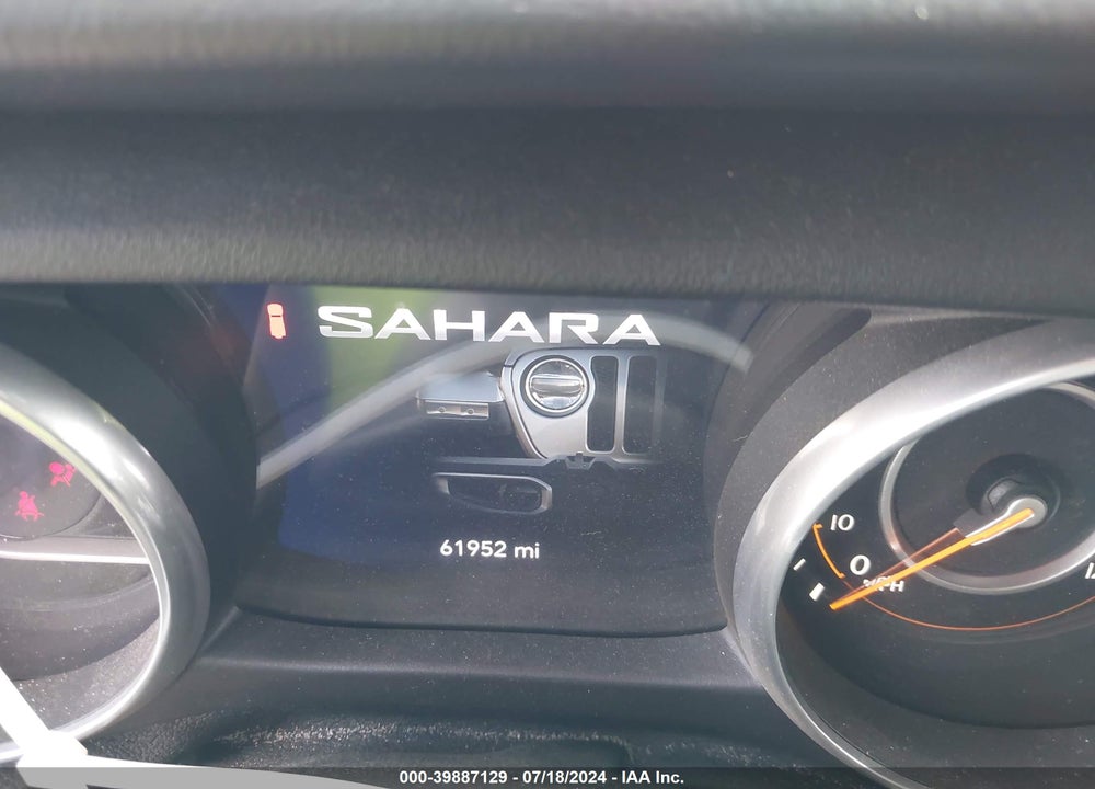 2018 JEEP WRANGLER UNLIMITED SAHARA 4X4 VIN: 1C4HJXEG7JW166948