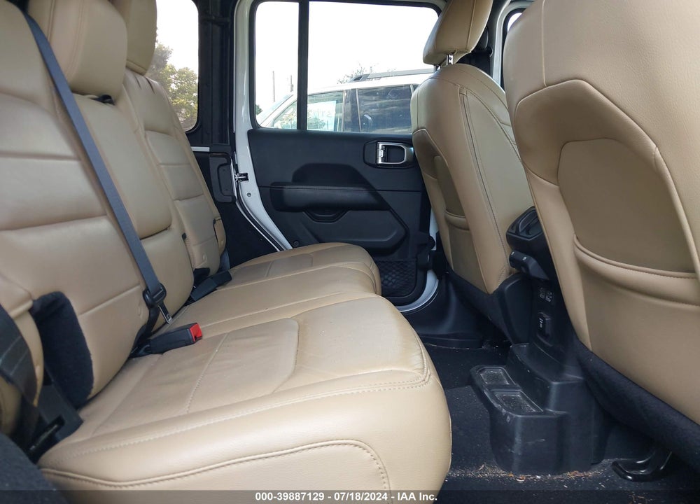 2018 JEEP WRANGLER UNLIMITED SAHARA 4X4 VIN: 1C4HJXEG7JW166948
