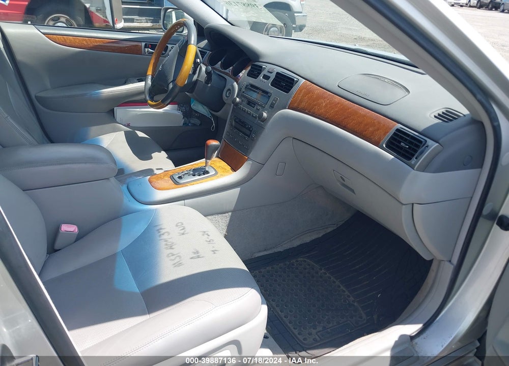 2005 LEXUS ES 330 VIN: JTHBA30G155142659