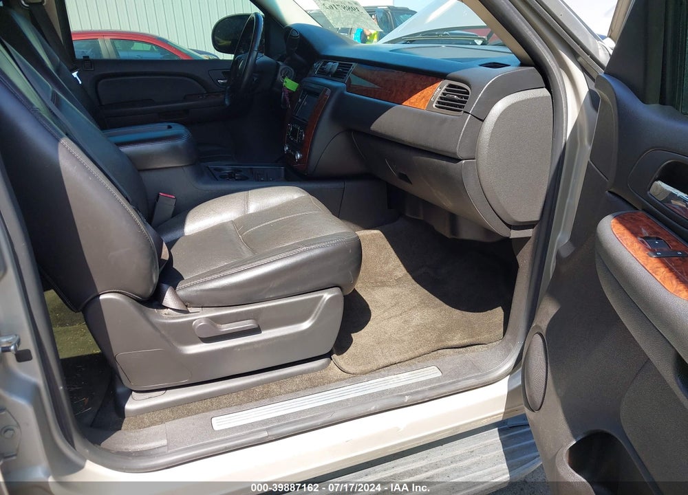 2007 CHEVROLET TAHOE LT VIN: 1GNFK130X7R268878
