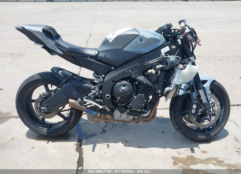 2019 YAMAHA YZFR6 VIN: JYARJ28E5KA005347