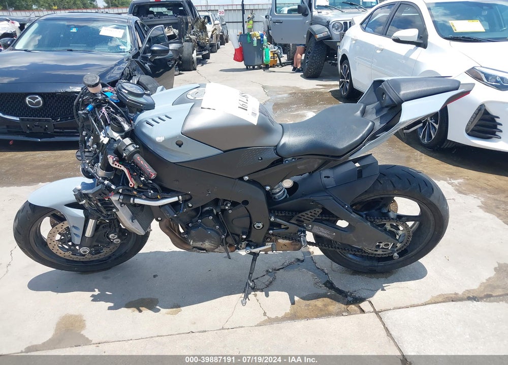 2019 YAMAHA YZFR6 VIN: JYARJ28E5KA005347