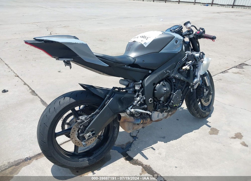 2019 YAMAHA YZFR6 VIN: JYARJ28E5KA005347