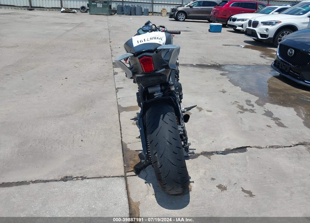 2019 YAMAHA YZFR6 VIN: JYARJ28E5KA005347