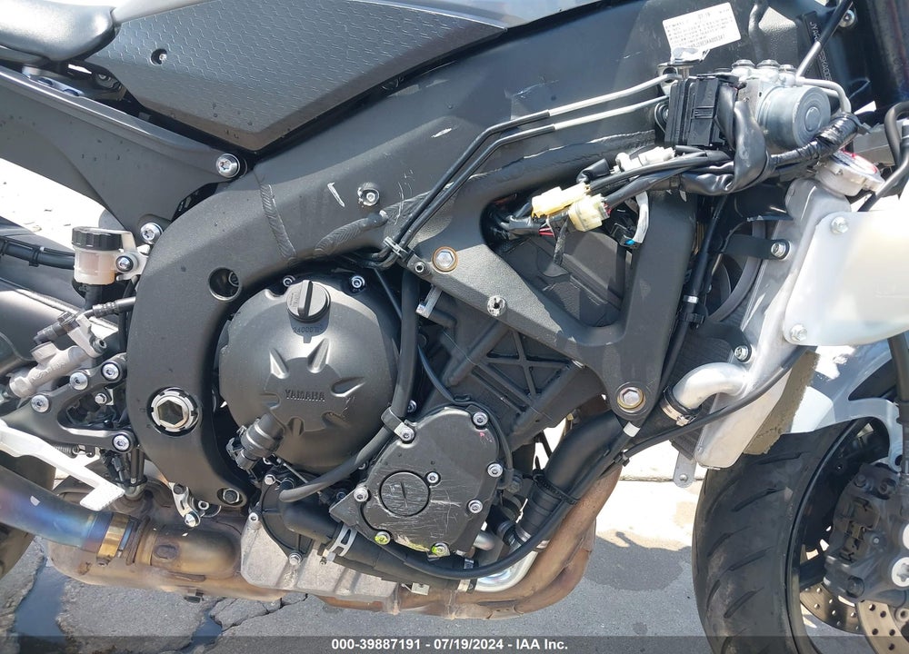 2019 YAMAHA YZFR6 VIN: JYARJ28E5KA005347