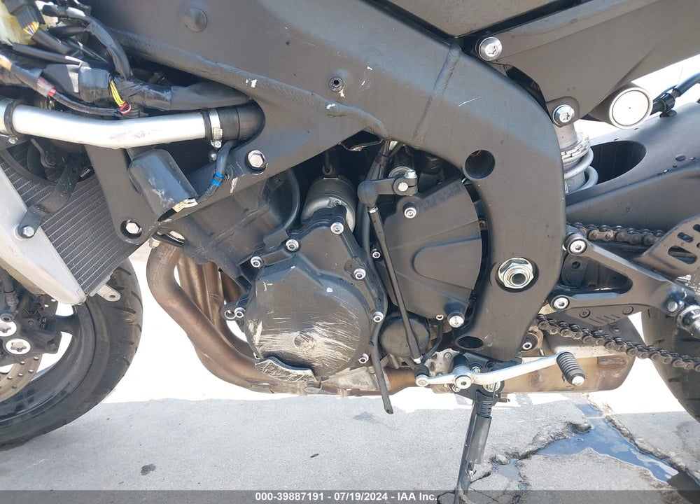 2019 YAMAHA YZFR6 VIN: JYARJ28E5KA005347