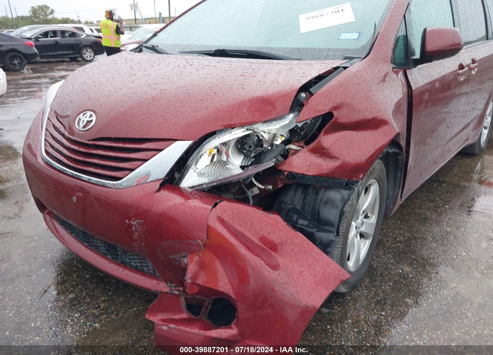 2016 TOYOTA SIENNA LE 8 PASSENGER VIN: 5TDKK3DC5GS752633