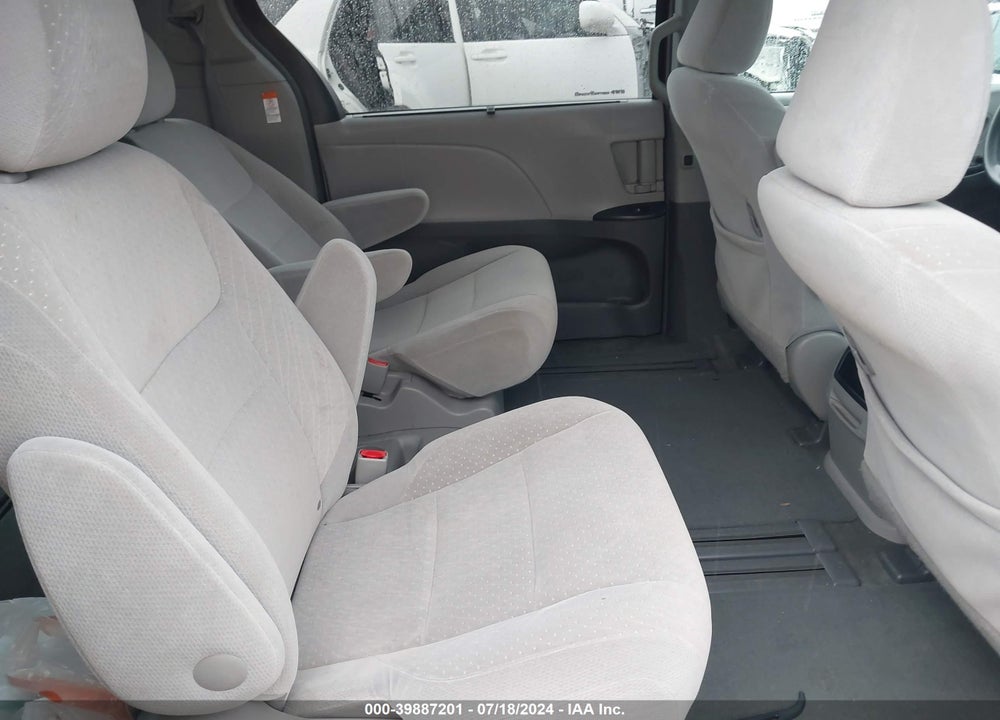 2016 TOYOTA SIENNA LE 8 PASSENGER VIN: 5TDKK3DC5GS752633
