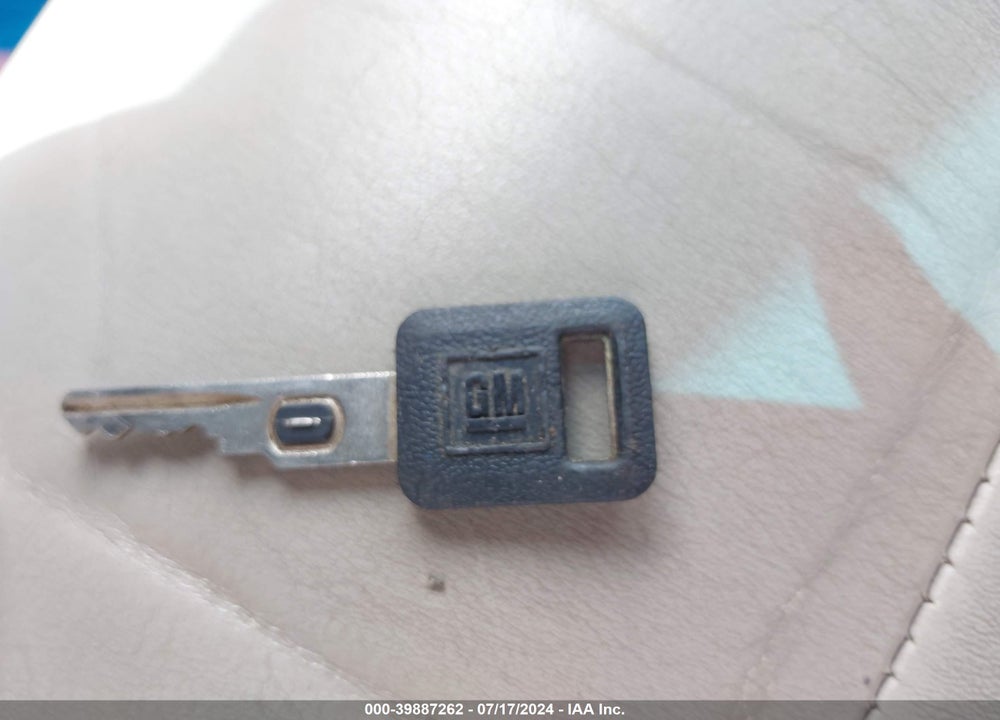 1998 CADILLAC DEVILLE STANDARD VIN: 1G6KD54Y9WU708679