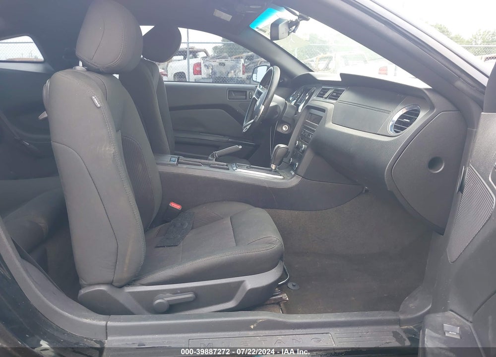 2014 FORD MUSTANG V6 VIN: 1ZVBP8AMXE5258277