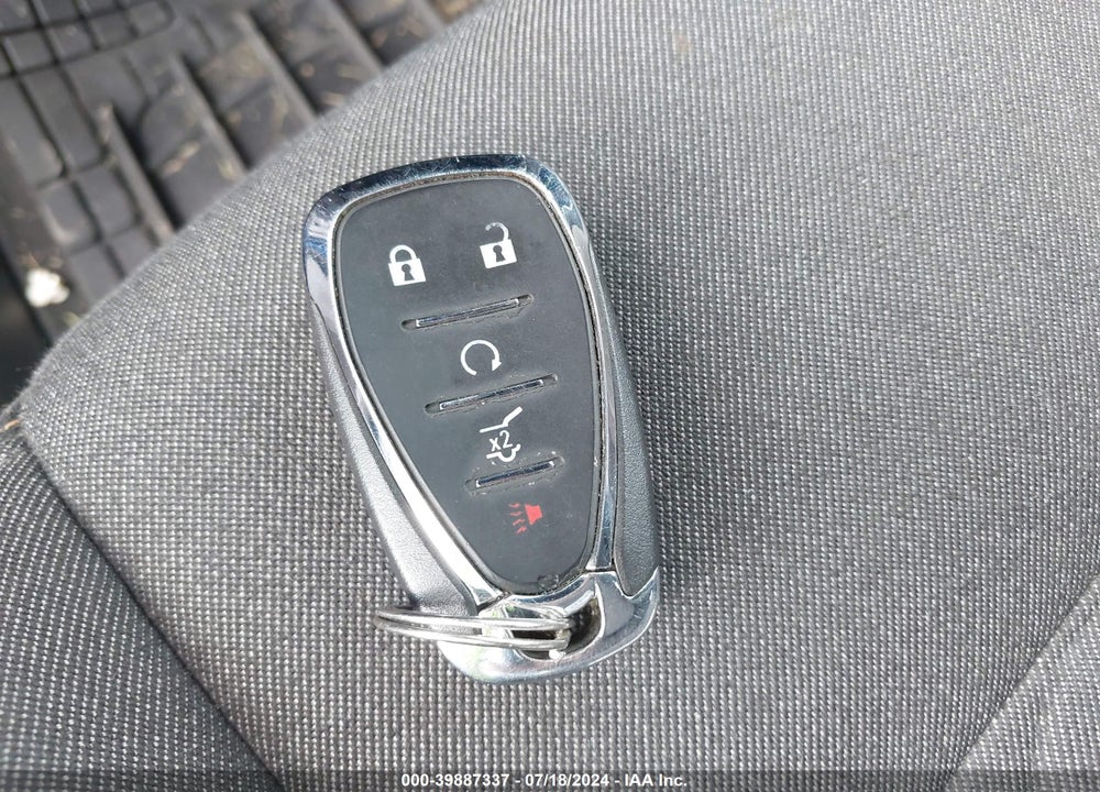 2019 CHEVROLET EQUINOX VIN: 3GNAXUEV6KS565187