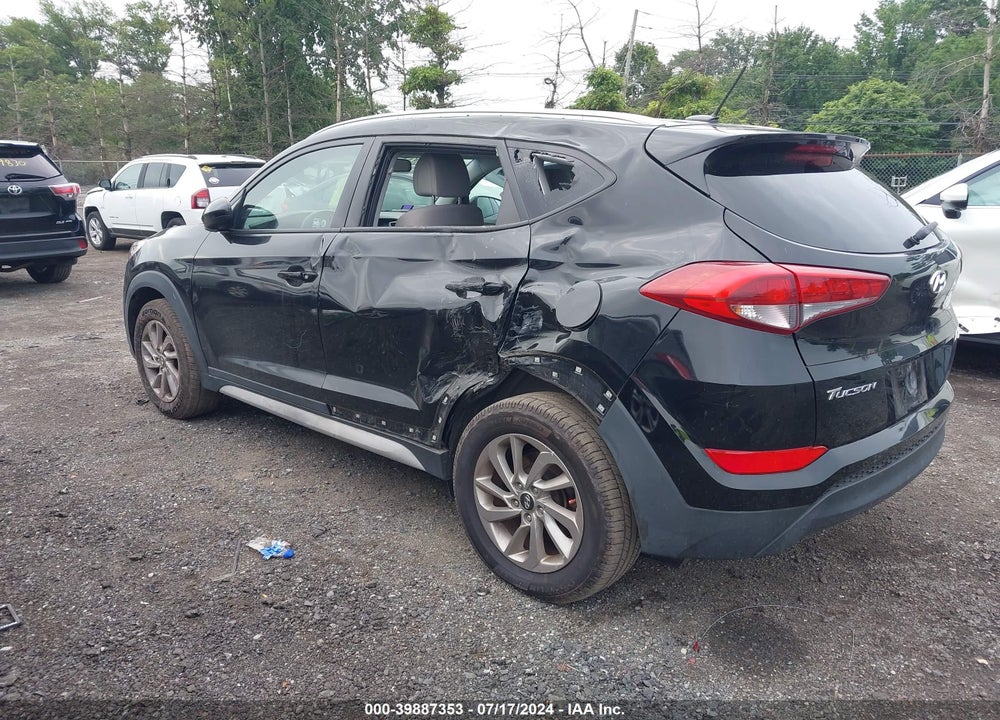 2017 HYUNDAI TUCSON SE VIN: KM8J3CA47HU516029
