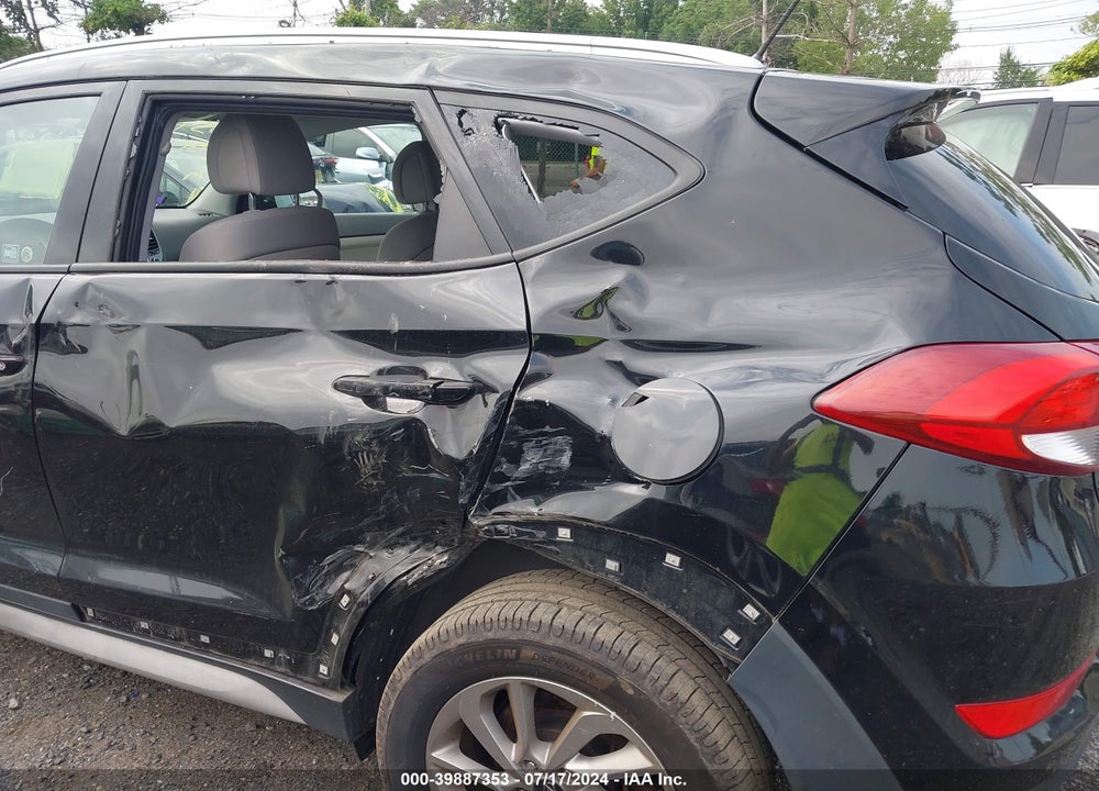 2017 HYUNDAI TUCSON SE VIN: KM8J3CA47HU516029