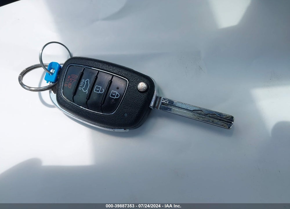 2017 HYUNDAI TUCSON SE VIN: KM8J3CA47HU516029