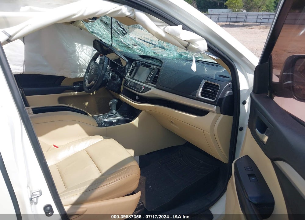2016 TOYOTA HIGHLANDER VIN: 5TDKKRFH4GS159986