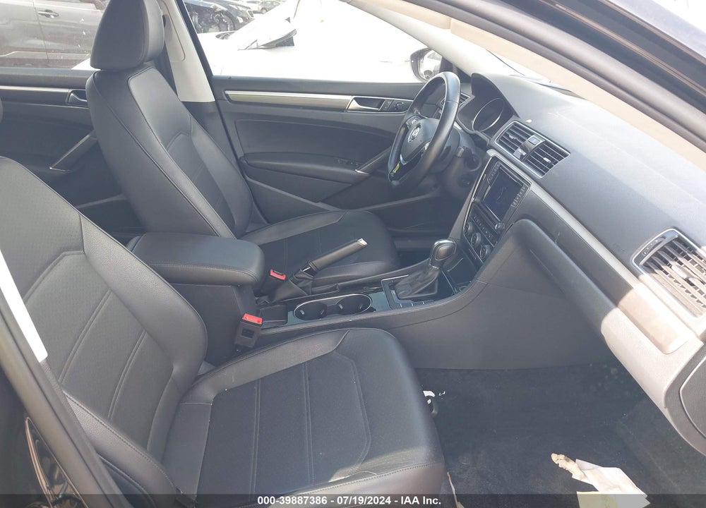 2019 VOLKSWAGEN PASSAT 2.0T SE R-LINE VIN: 1VWMA7A30KC002345