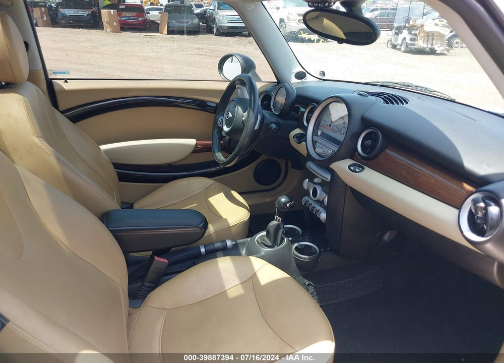 2008 MINI COOPER VIN: WMWMF33518TT62354