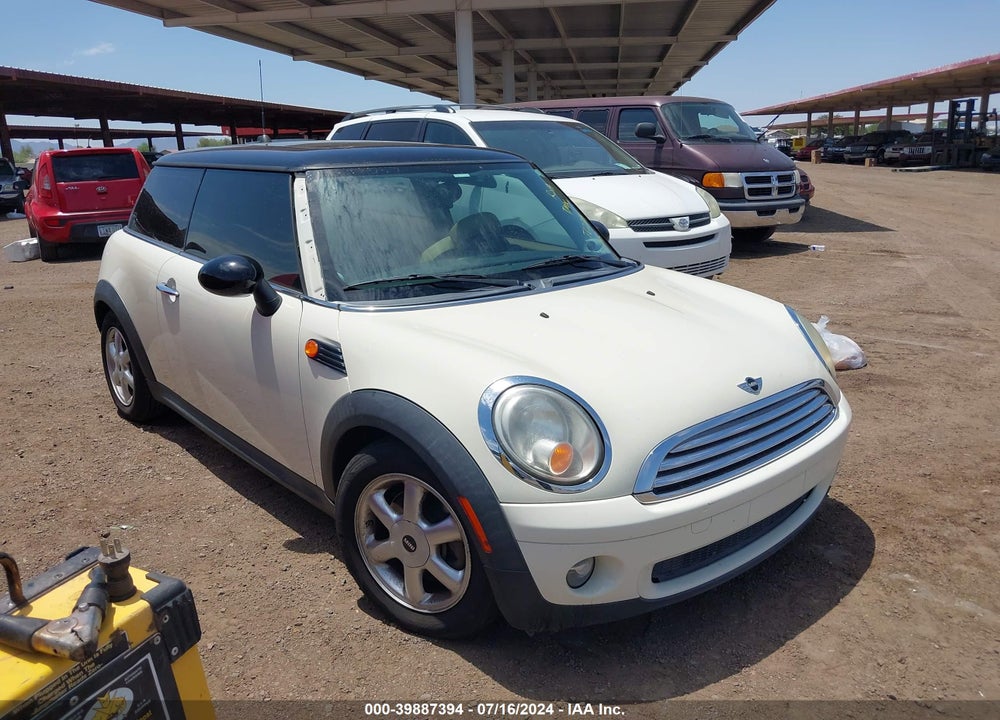 2008 MINI COOPER VIN: WMWMF33518TT62354