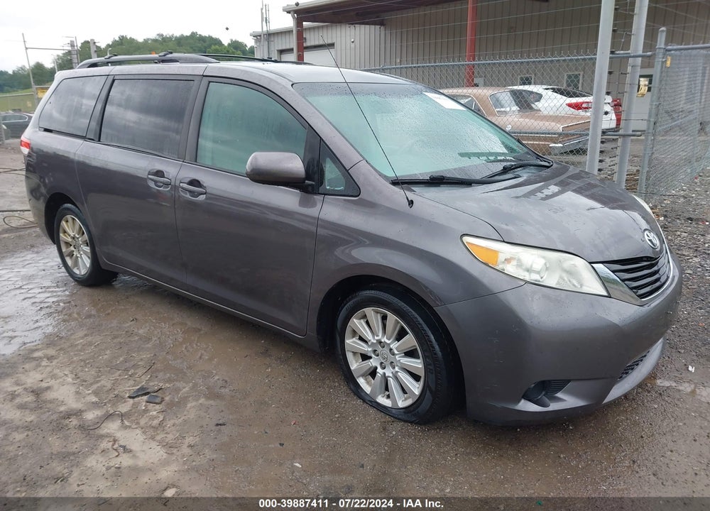 2012 TOYOTA SIENNA LE 7 PASSENGER VIN: 5TDJK3DC2CS039176