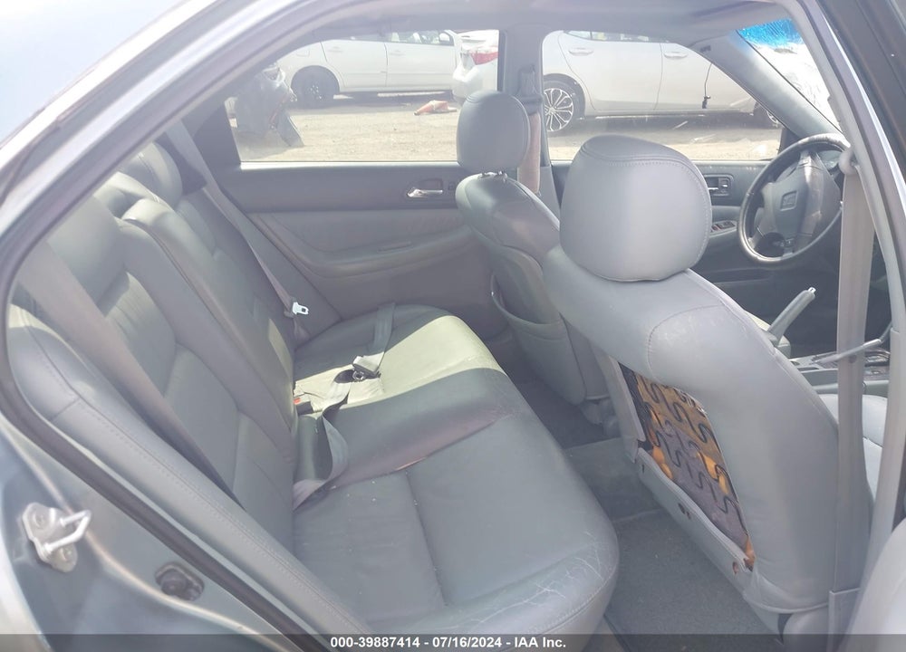 1994 HONDA ACCORD EX VIN: 1HGCD5667RA106805