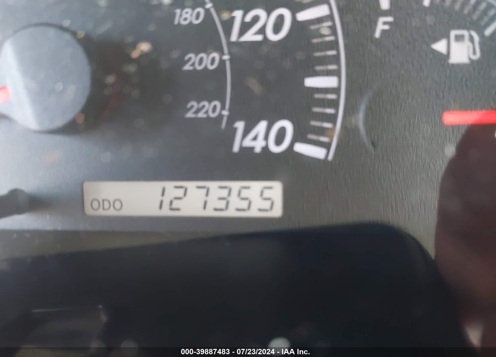 2005 TOYOTA CAMRY XLE V6 VIN: 4T1BF30K25U617194