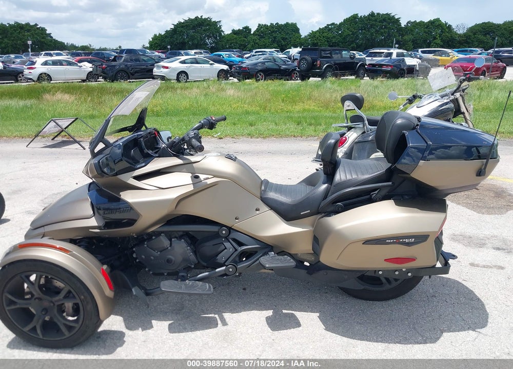 2020 CAN-AM SPYDER ROADSTER F3-T/F3 LIMITED VIN: 2BXREDD29LV000866