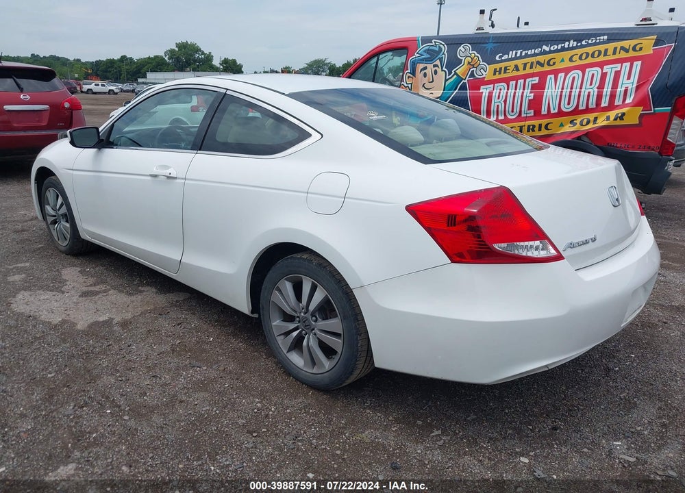 2011 HONDA ACCORD 2.4 EX VIN: 1HGCS1B79BA000827