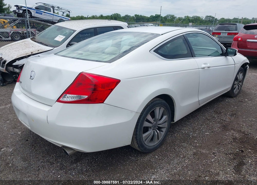2011 HONDA ACCORD 2.4 EX VIN: 1HGCS1B79BA000827