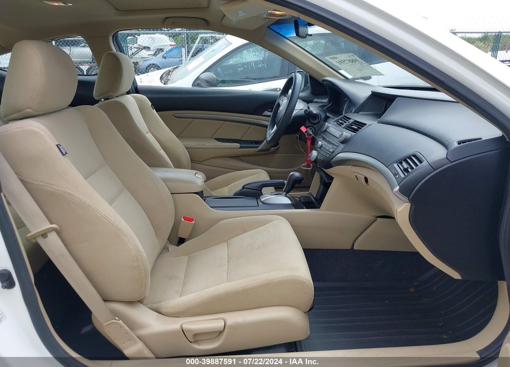 2011 HONDA ACCORD 2.4 EX VIN: 1HGCS1B79BA000827