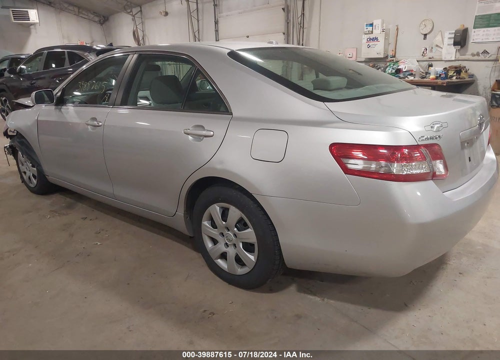 2011 TOYOTA CAMRY LE VIN: 4T1BF3EK2BU640737