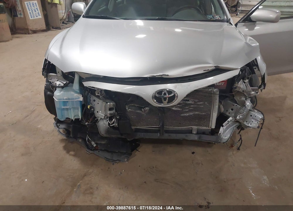 2011 TOYOTA CAMRY LE VIN: 4T1BF3EK2BU640737