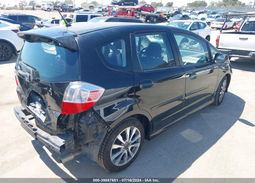 2012 HONDA FIT SPORT VIN: JHMGE8H50CC013086