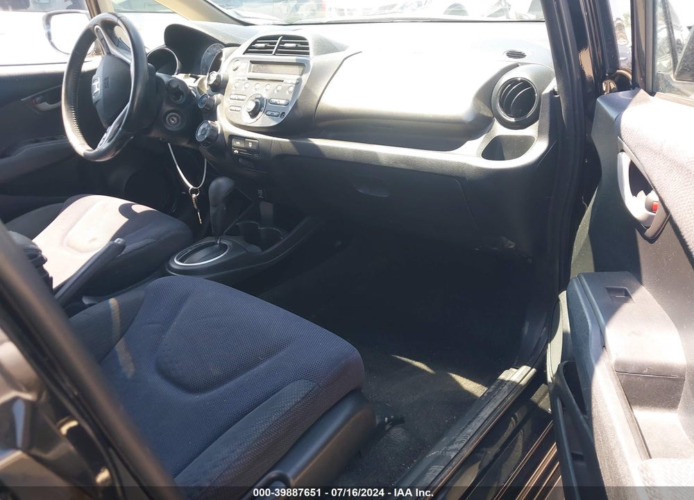 2012 HONDA FIT SPORT VIN: JHMGE8H50CC013086