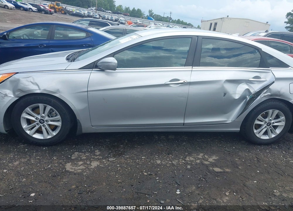2013 HYUNDAI SONATA GLS VIN: 5NPEB4AC4DH679778