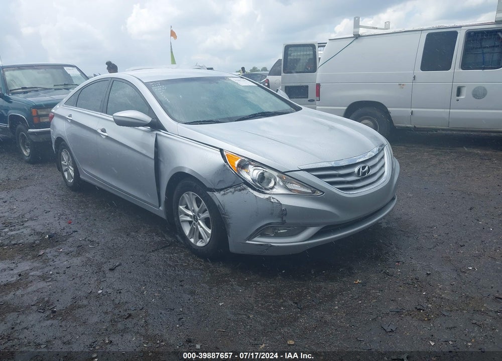 2013 HYUNDAI SONATA GLS VIN: 5NPEB4AC4DH679778