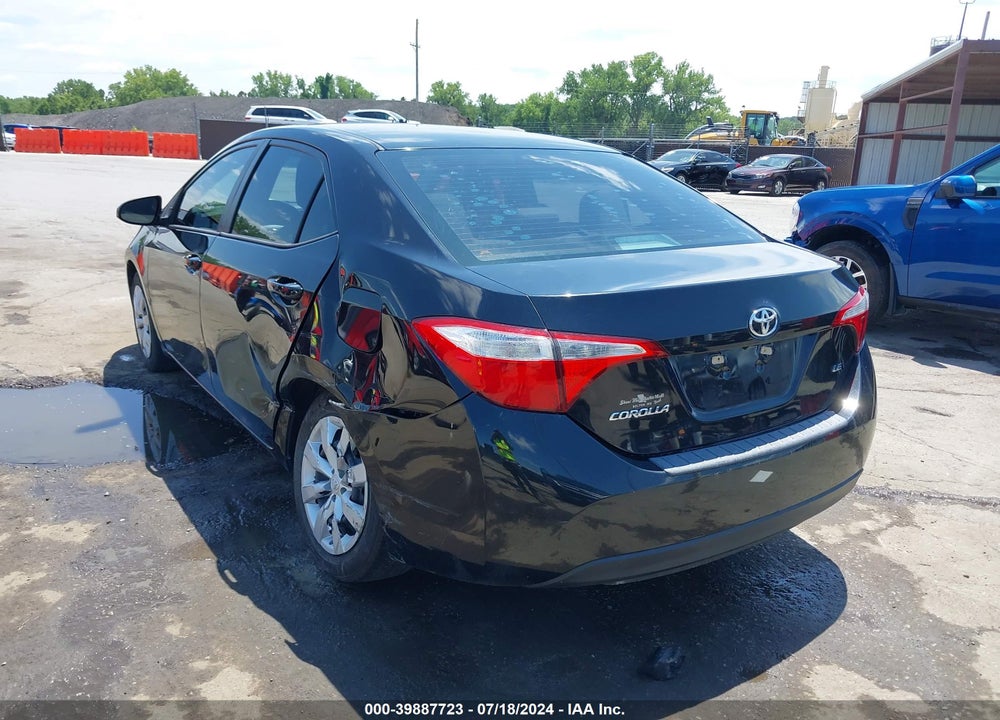 2015 TOYOTA COROLLA LE VIN: 5YFBURHE2FP337821