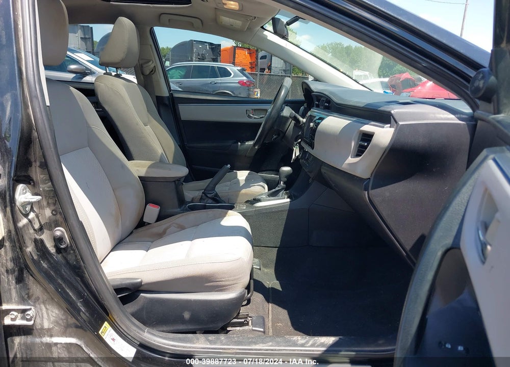 2015 TOYOTA COROLLA LE VIN: 5YFBURHE2FP337821