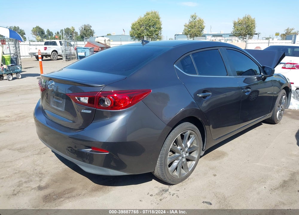 2018 MAZDA 3 TOURING VIN: 3MZBN1V32JM186185