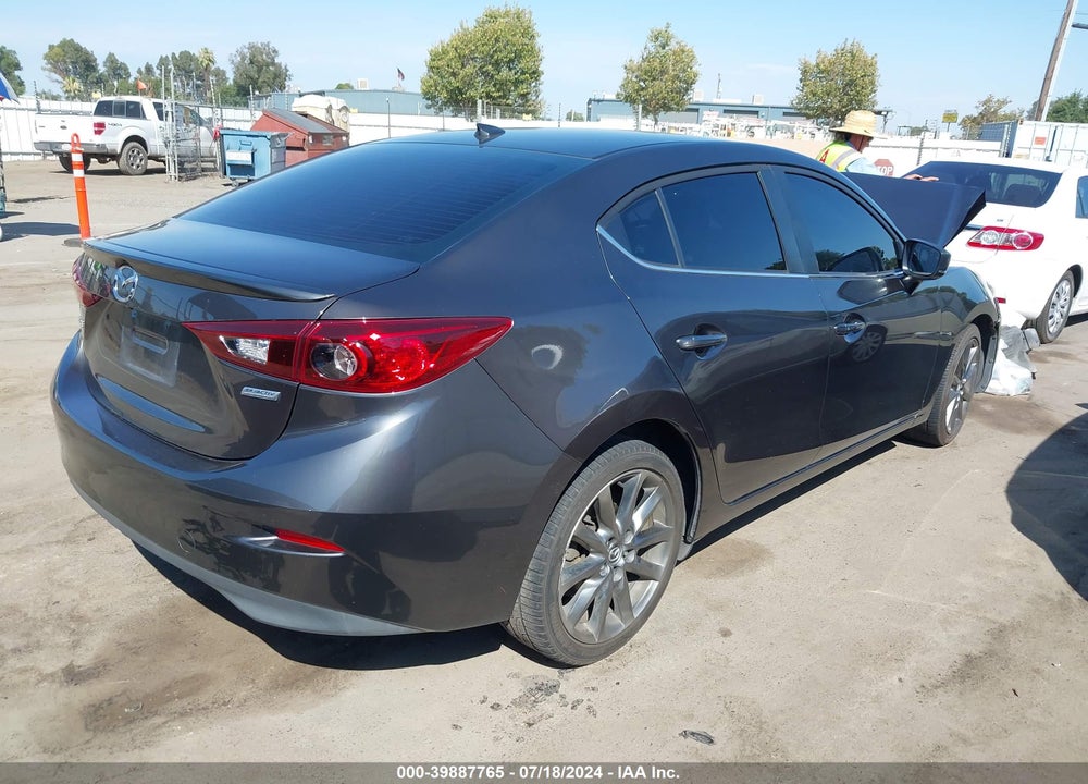 2018 MAZDA 3 TOURING VIN: 3MZBN1V32JM186185