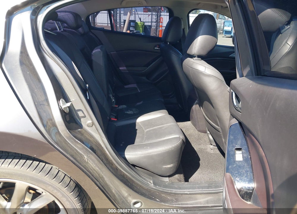 2018 MAZDA 3 TOURING VIN: 3MZBN1V32JM186185