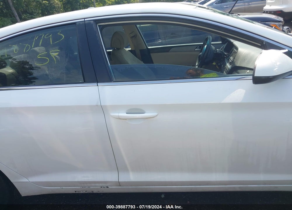2015 HYUNDAI SONATA SE VIN: 5NPE24AF1FH209253