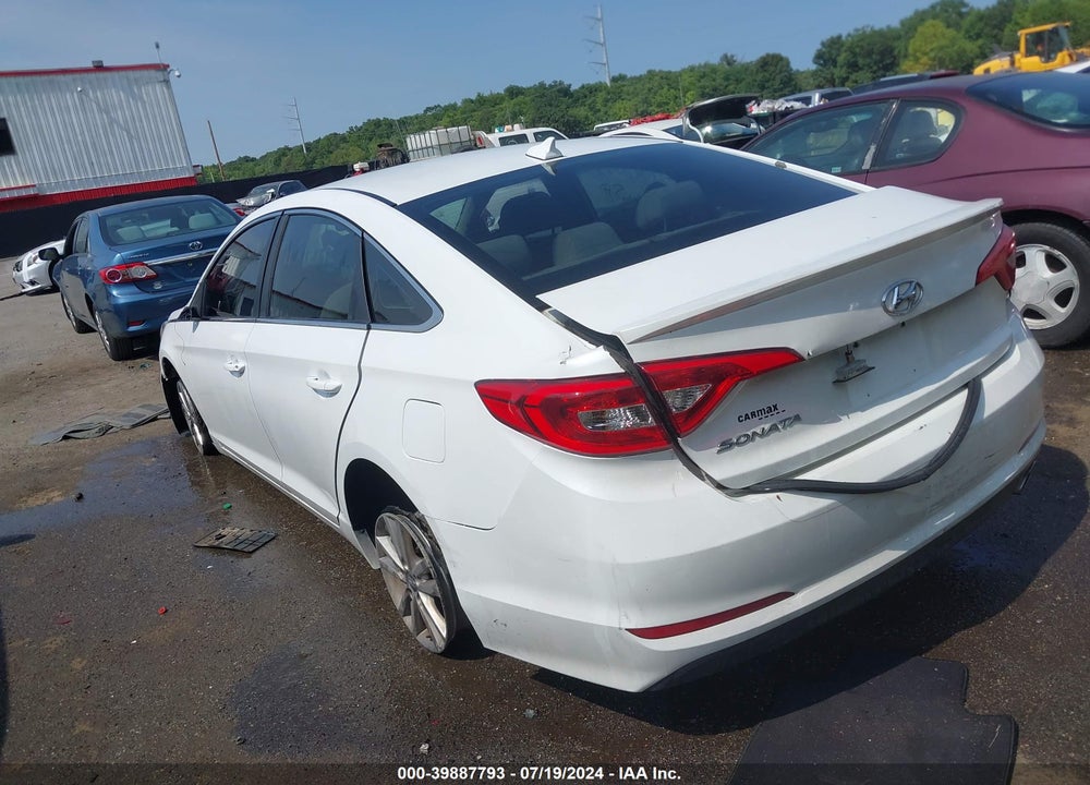 2015 HYUNDAI SONATA SE VIN: 5NPE24AF1FH209253