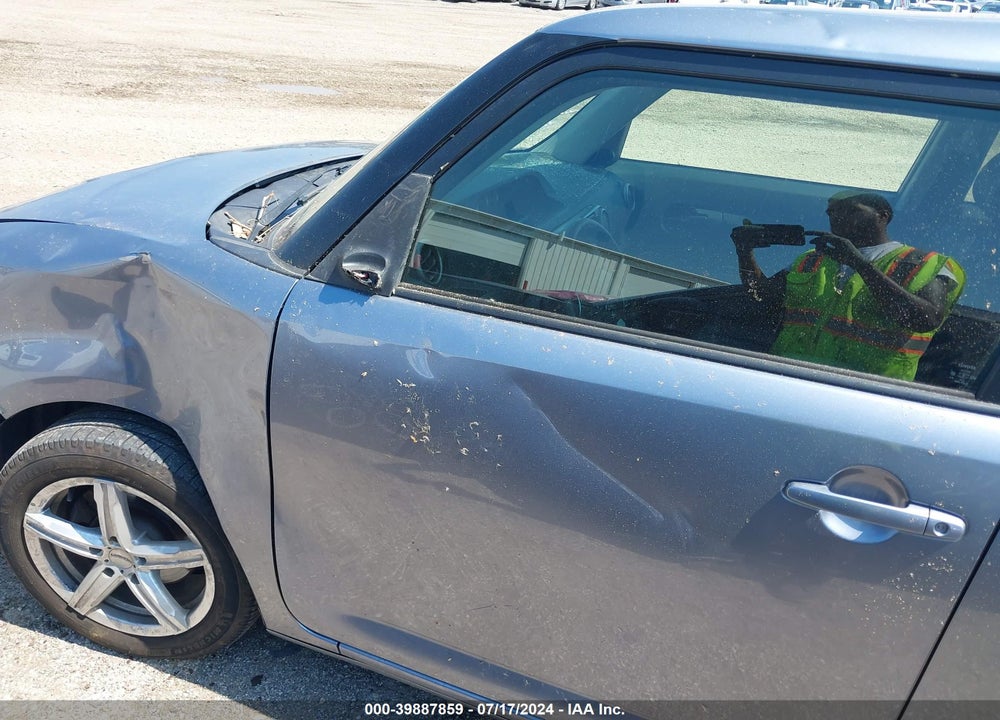 2011 SCION XB VIN: JTLZE4FE5B1136581