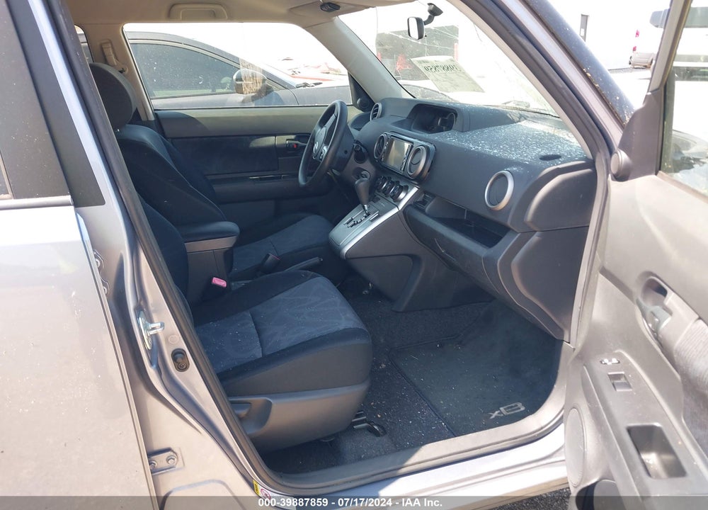 2011 SCION XB VIN: JTLZE4FE5B1136581