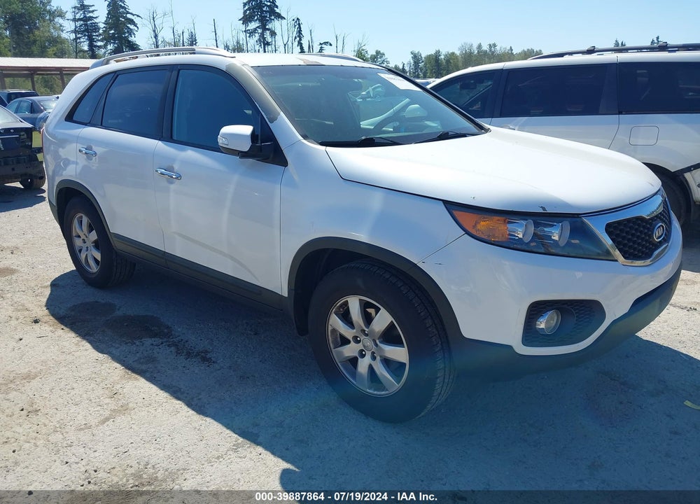 2013 KIA SORENTO LX VIN: 5XYKT3A60DG413251