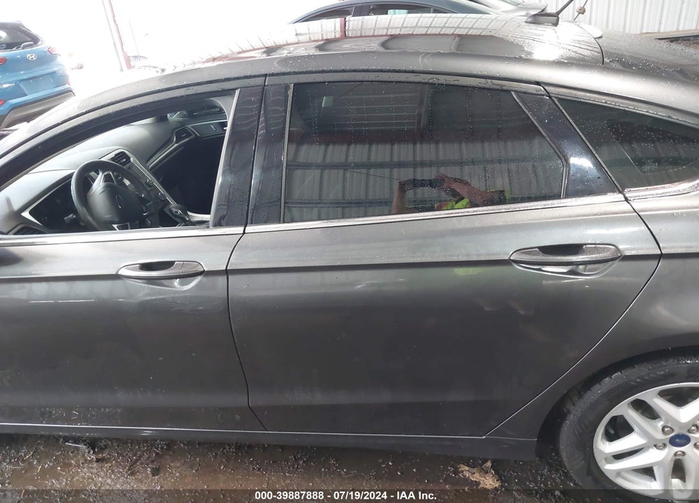 2015 FORD FUSION SE VIN: 3FA6P0H70FR122055