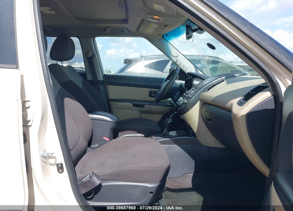 2011 KIA SOUL VIN: KNDJT2A24B7730236